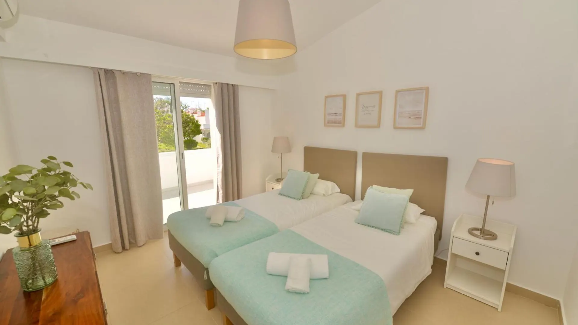 Villa Cove - Villa In Complex Only 5 Minutes From The Marina Of Vilamoura Quarteira 0*,  Portugal