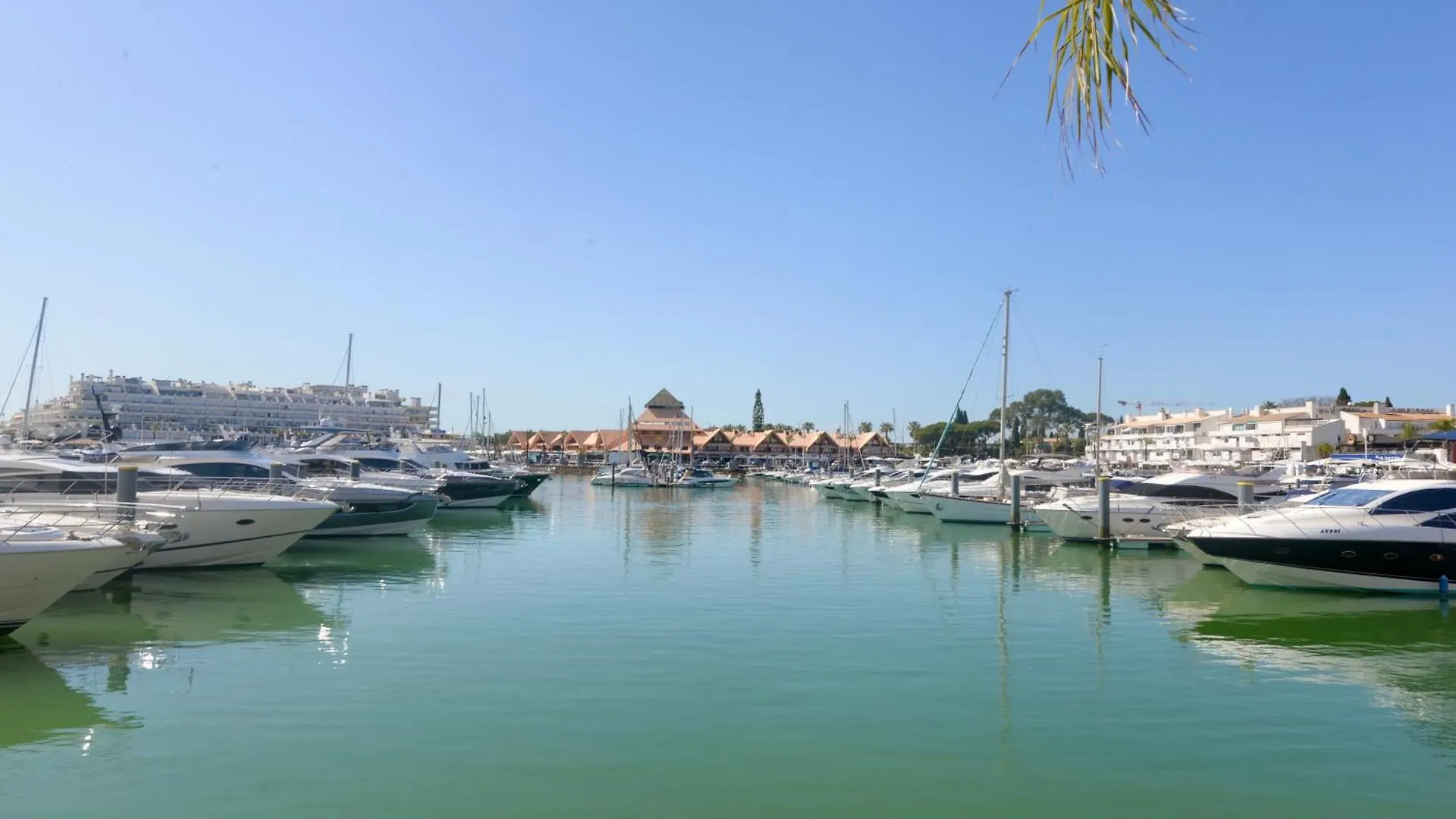Villa Cove - Villa In Complex Only 5 Minutes From The Marina Of Vilamoura Quarteira 0*,  Portugal