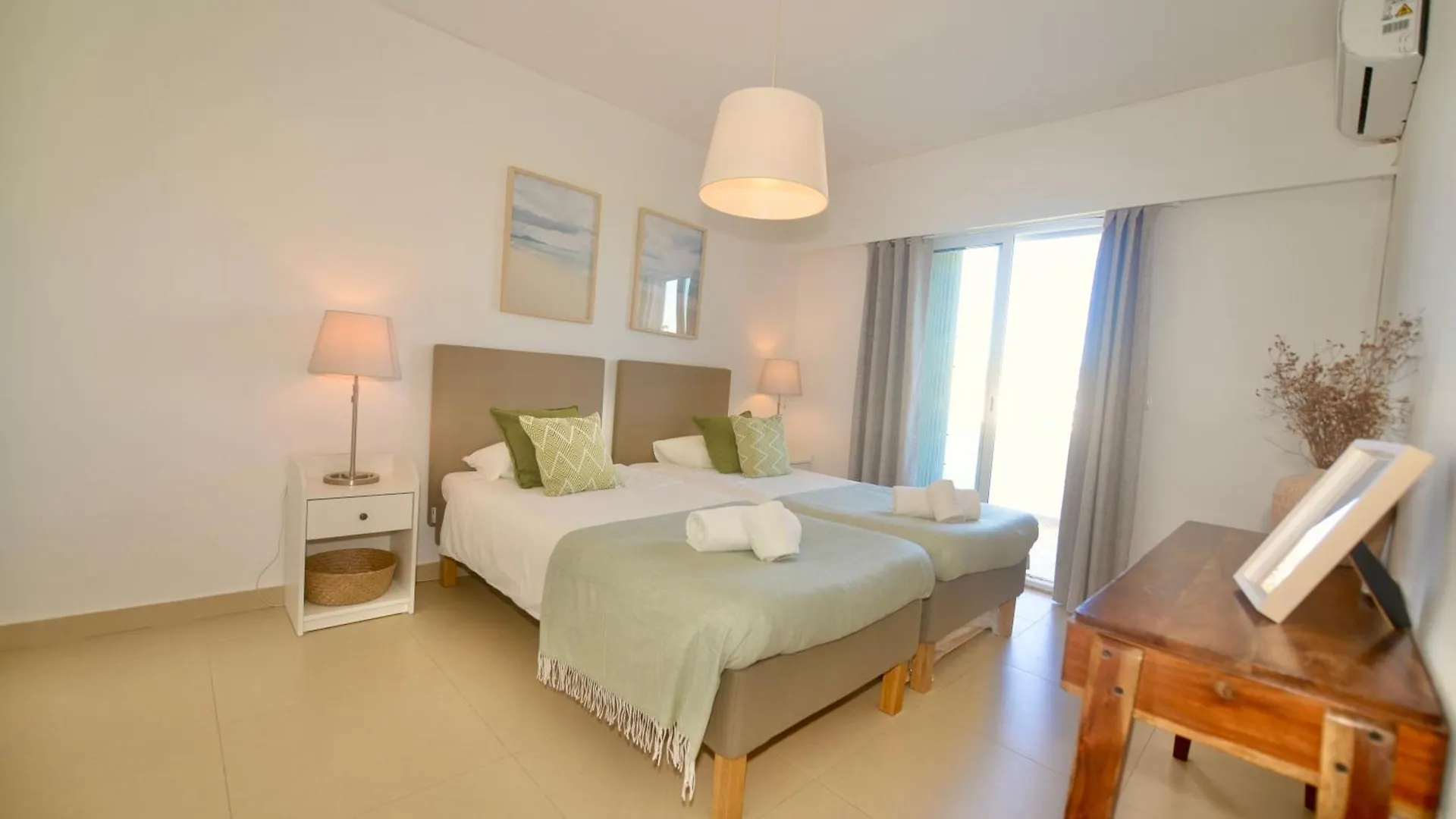 Villa Cove - Villa In Complex Only 5 Minutes From The Marina Of Vilamoura Quarteira